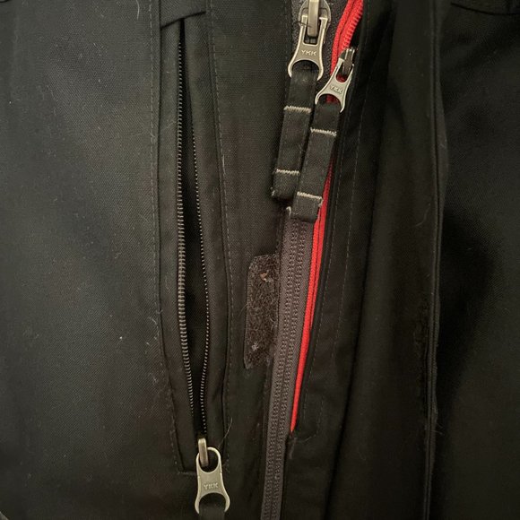 Decathlon QUECHUA Hiking Waterproof Rain Jacket Arpenaz 300 - Picture 3 of 12